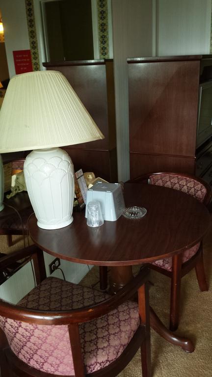 Olde Court Inn Wheeling Room photo